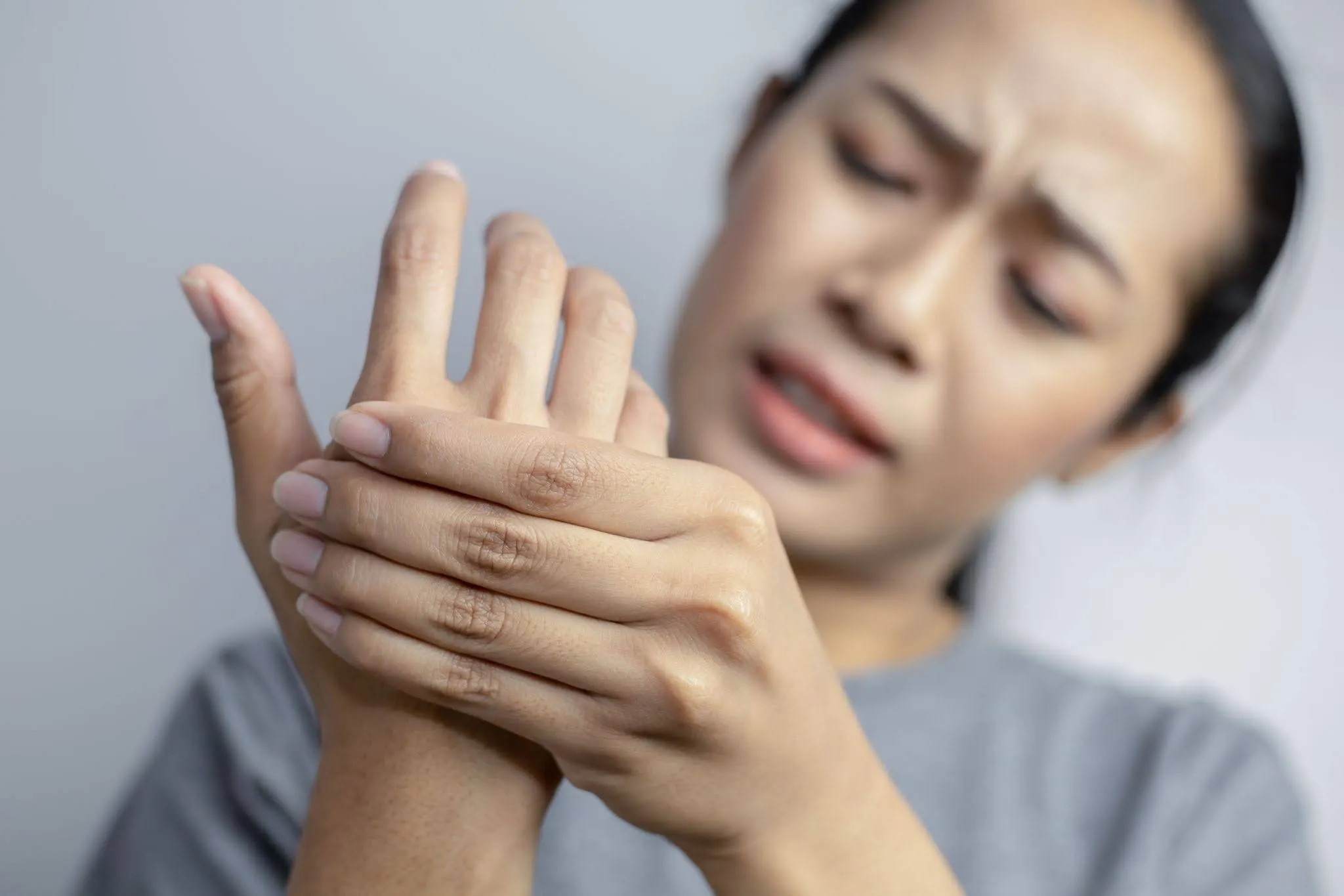 มือสั่น ขาดวิตามินอะไร